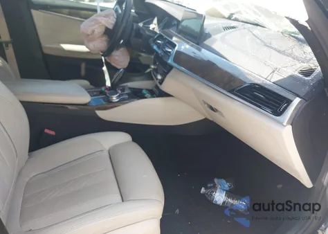 2017 BMW 540I из США, поврежденный, VIN WBAJE5C33HG477868